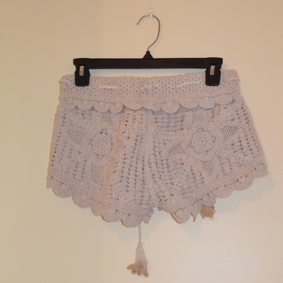 Surf Gypsy Crochet Cotton Shorts (size small) - Picture 2 of 2